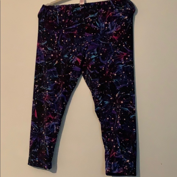 Galaxy Print Capri Legging - Picture 4 of 4
